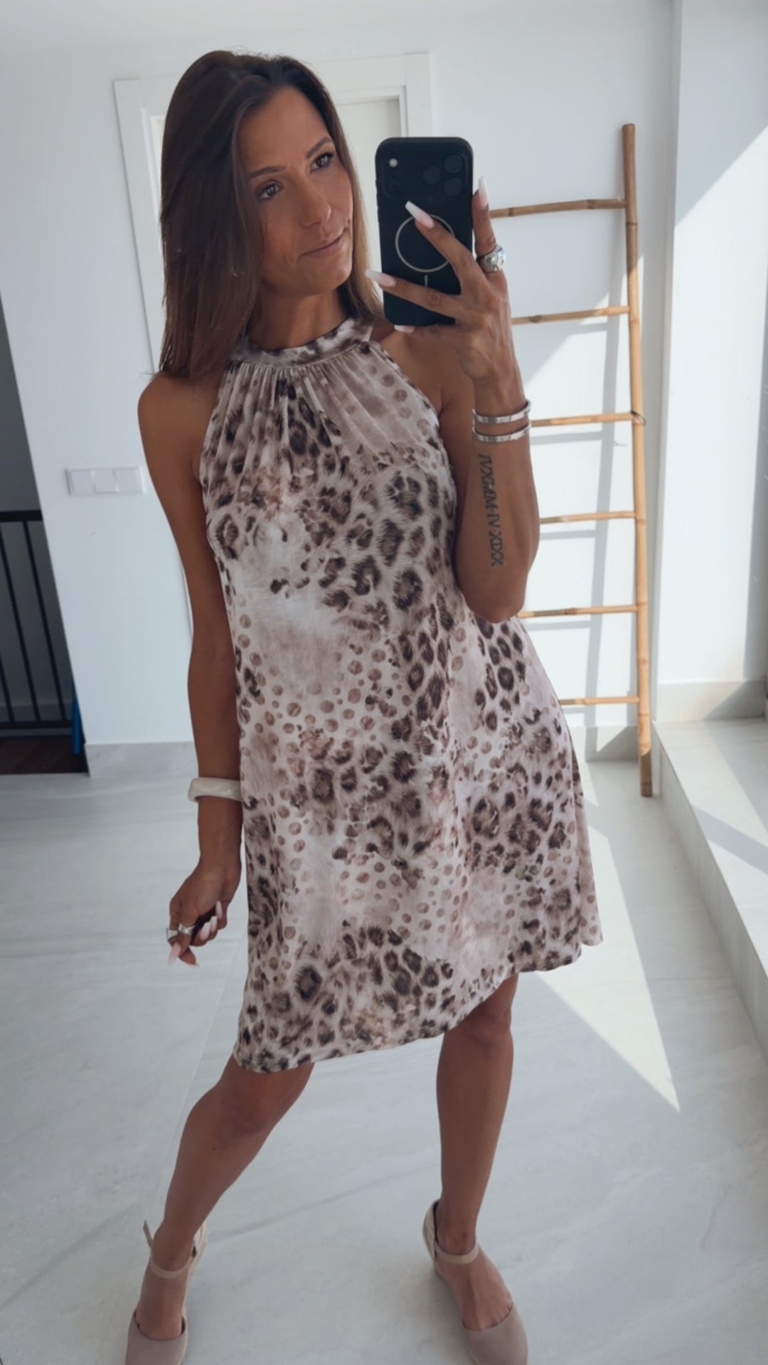 Leo- Animal Print HELL - Kurzes, fließendes Kleid / Art. 15203