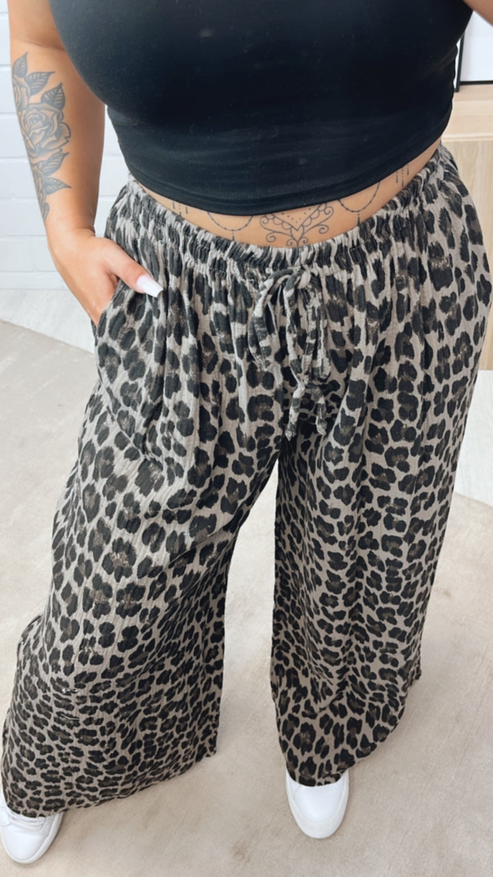 LEO lockere, lange Musselin Hose / taupe - schwarz - braun Art. 10676