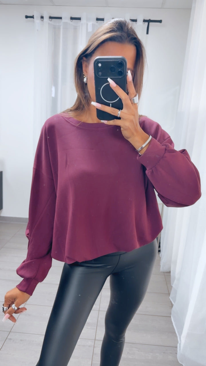 Softer  " Butter Stoff " Sweater, raffinierter Schnitt am Bund / dunkel rot Art.16282