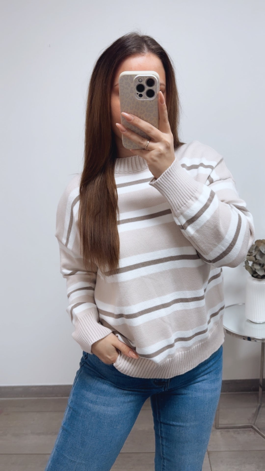 dreifarbiger, gestreifter Pullover / creme - taupe - weiss Art. 13828