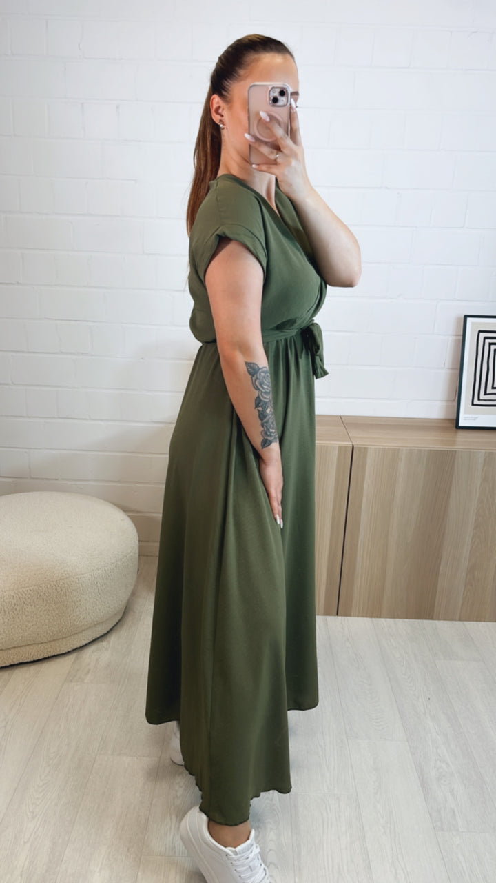 leichtes, langes Kleid mit kurzen Armen / khaki Art. 9758