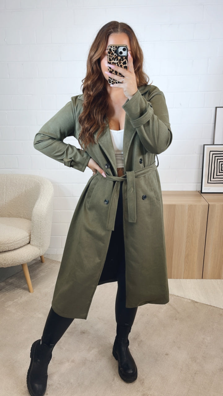 VELOURS Trenchcoat Mantel mit KNÖPFEN / khaki Art. 12606