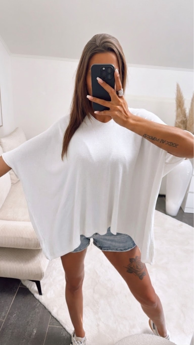 OVERSIZE leichter Pullover mit kurzen Fledermausärmeln / weiss Art. 9274