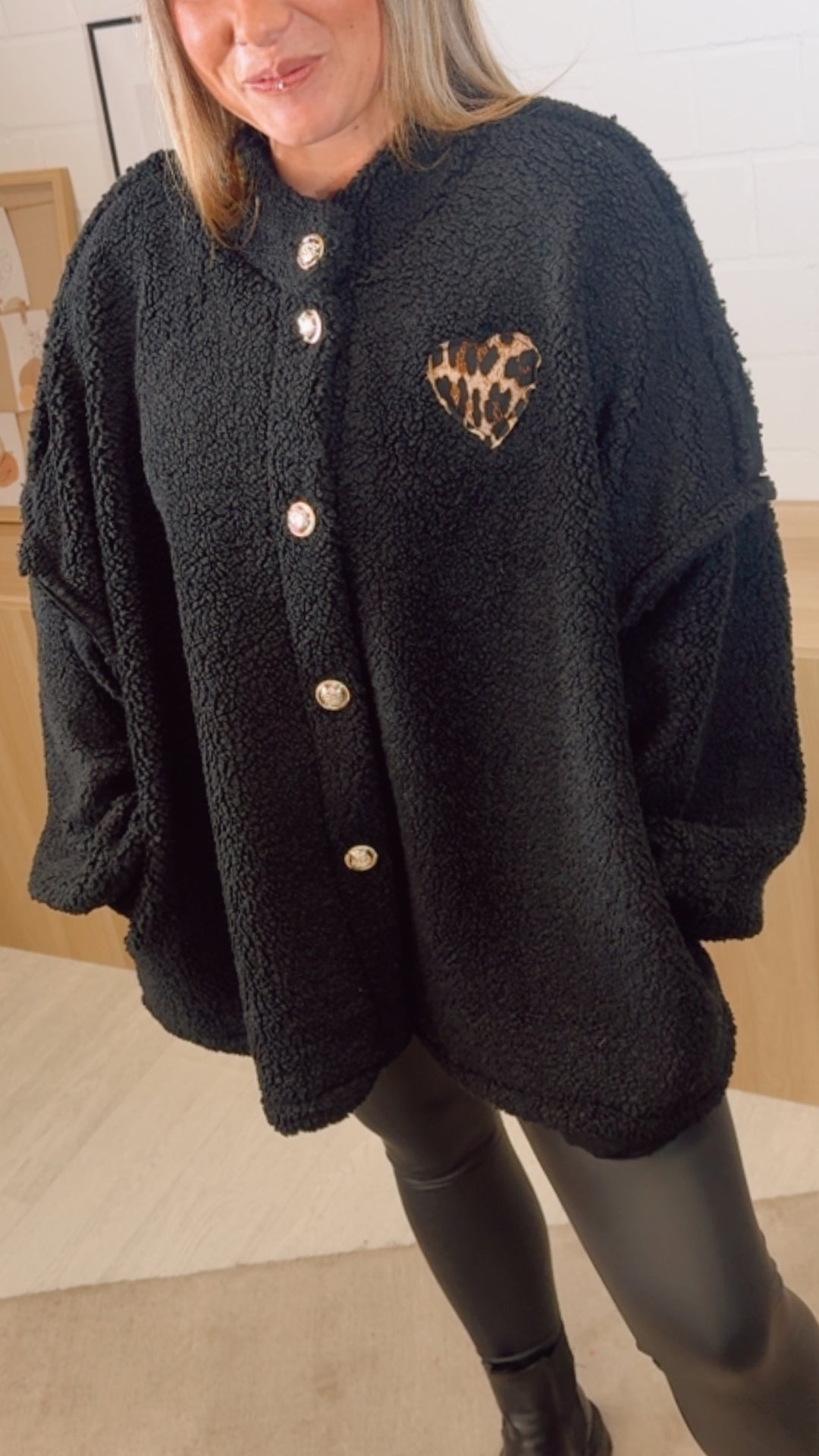 TEDDY Jacke mit gold - silbernen Knöpfen, Leo Herz / schwarz Art. 12589