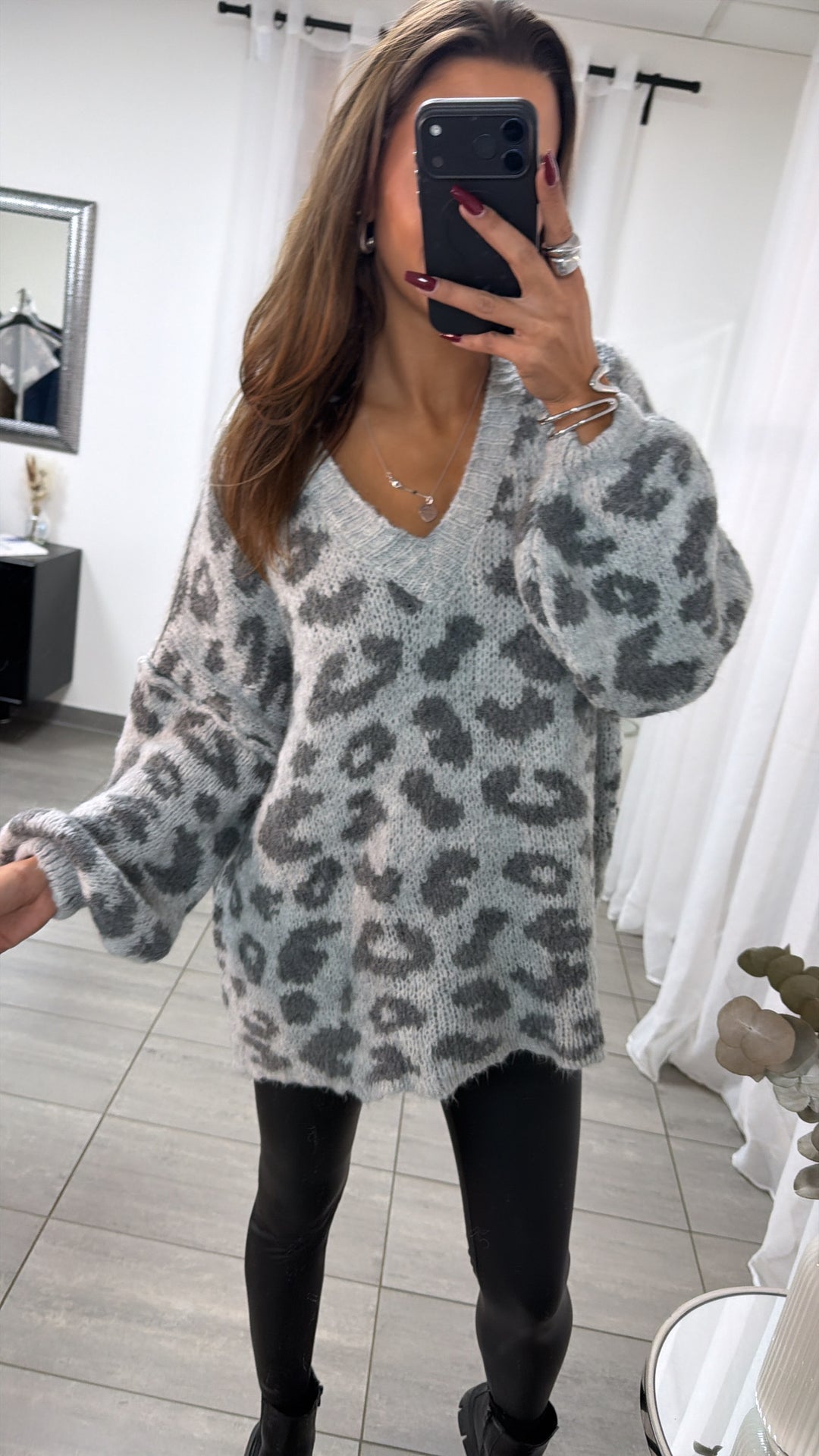 V-AUSSCHNITT LEO Oversize Kuschel - Pullover / hell grau - dunkel grau Art. 16690