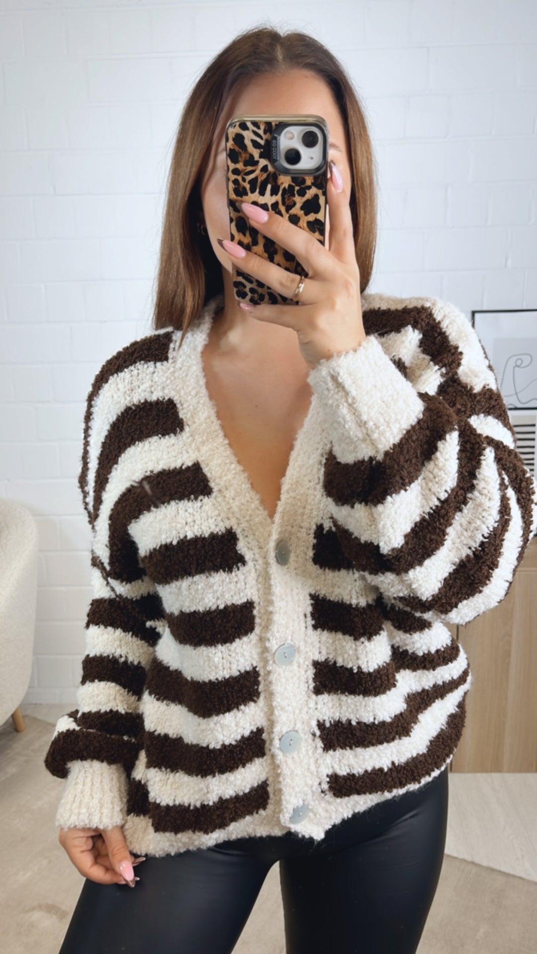 TEDDY STREIFEN Cardigan mit Perlmutt Knöpfen / weiss - Schoko braun Art. 13014