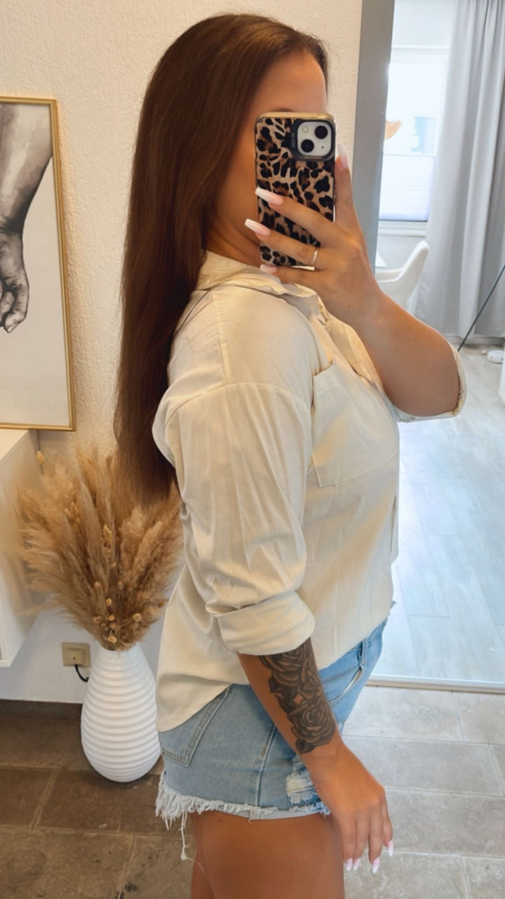 schlichte Bluse mit Brusttasche / beige Art. 10138