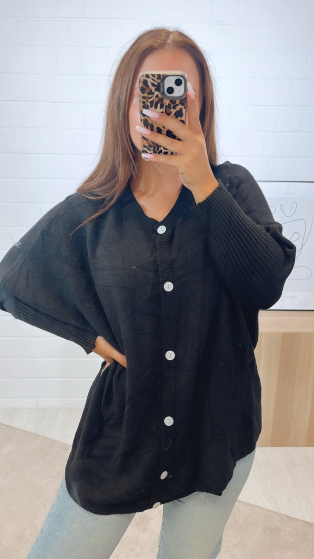 ultra weicher Cardigan / Pullover mit Fledermausärmeln / schwarz Art. 11165