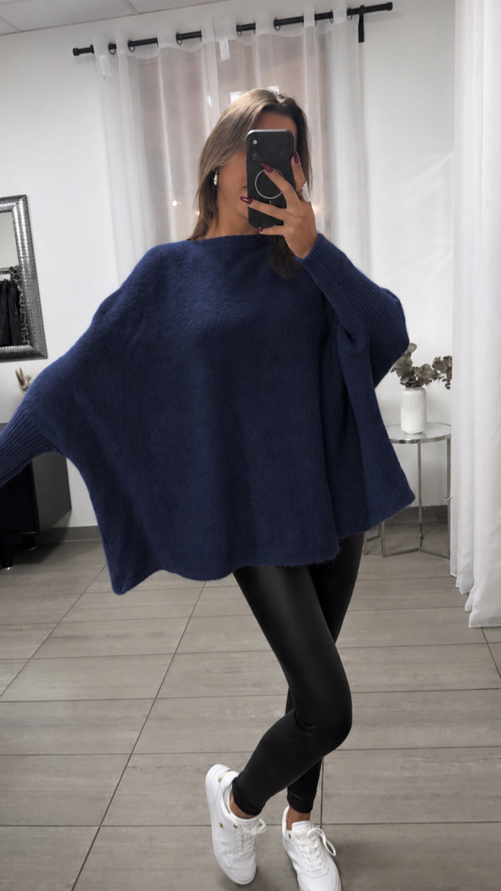 Cozy Oversize Pullover mit Fledermausärmeln / Marine blau Art. 16508