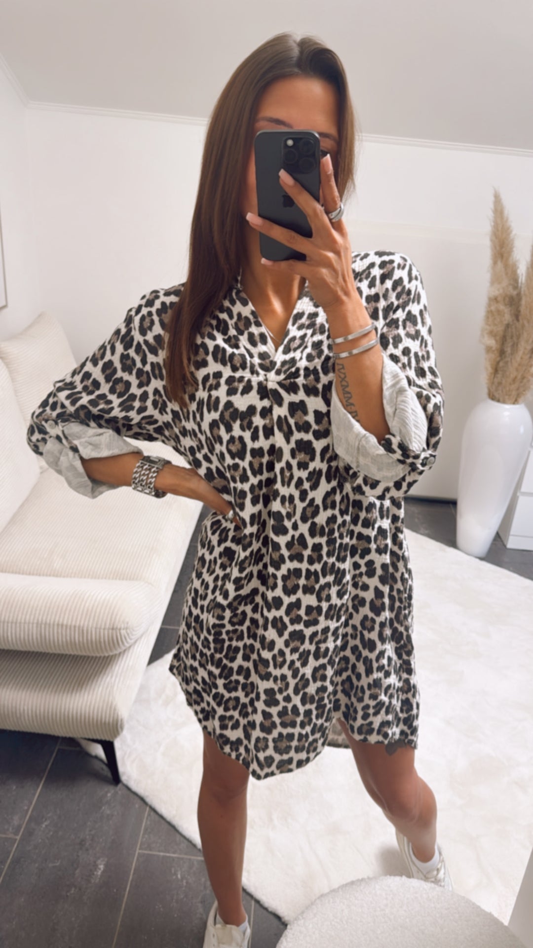 LEO Musselin Blusen Kleid mit V-Ausschnitt / leo creme Art. 9553