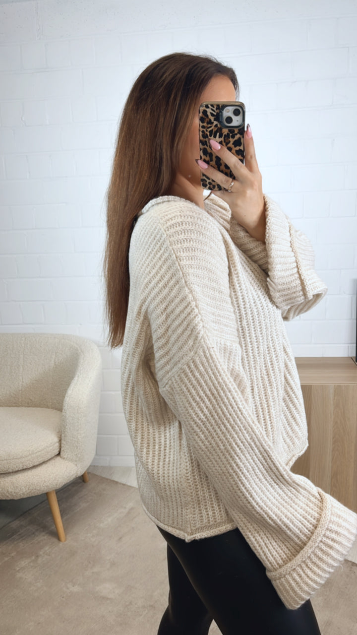Pullover mit umgeschlagenen Ärmeln / creme Art. 12831