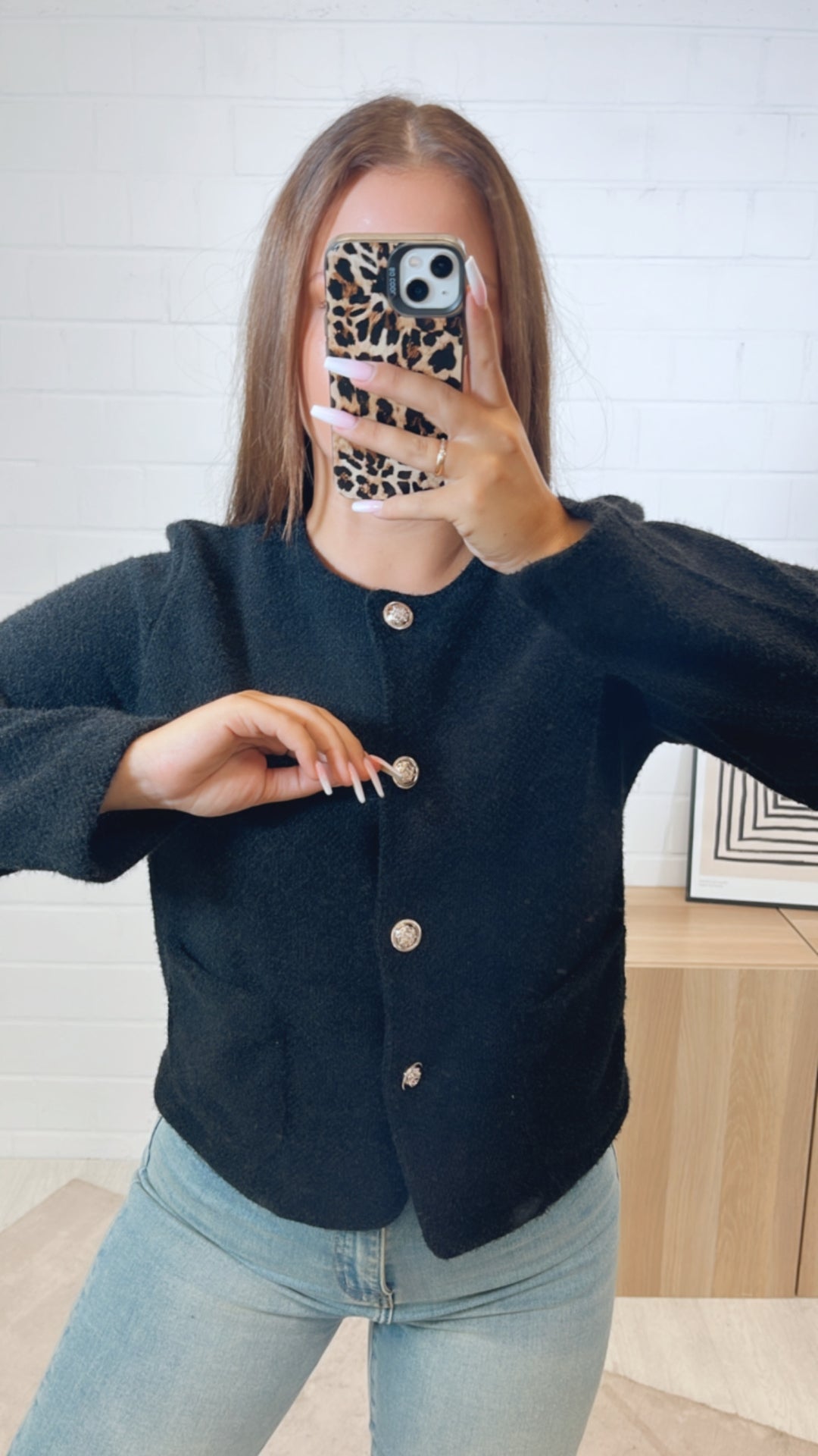 kurze Jacke, goldene Knopfleiste, Taschen / schwarz Art. 11194
