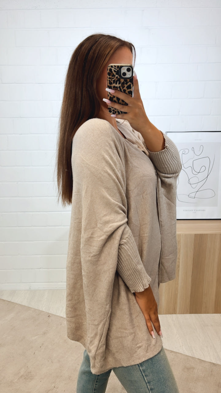 ultra weicher Cardigan / Pullover mit Fledermausärmeln / beige Art. 11163