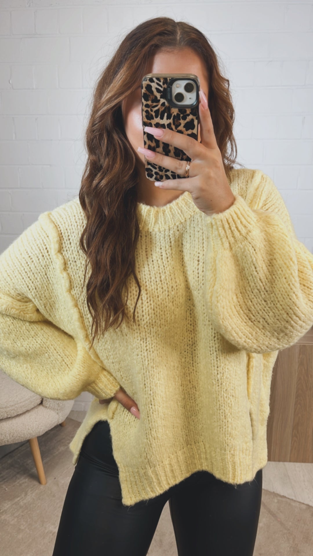 Strick Pullover, zweifacher Schlitz auf Vorderseite / soft gelb Art. 12508