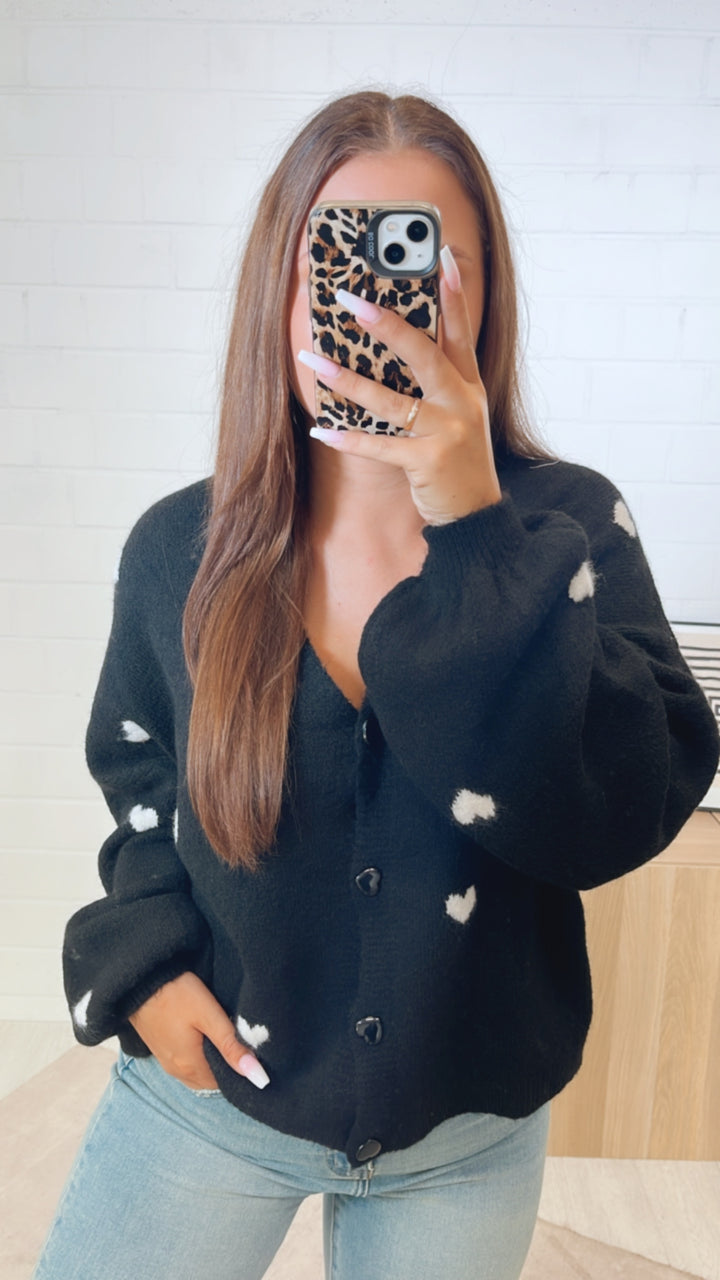 HERZKNÖPFE Cardigan mit Herzen / schwarz  - weiss Art. 11201