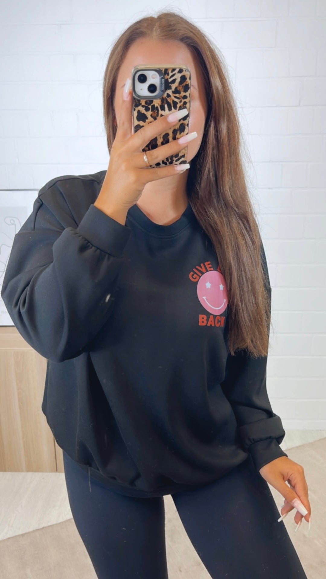 Sweater " GIVE LOVE BACK " / schwarz Art. 10836