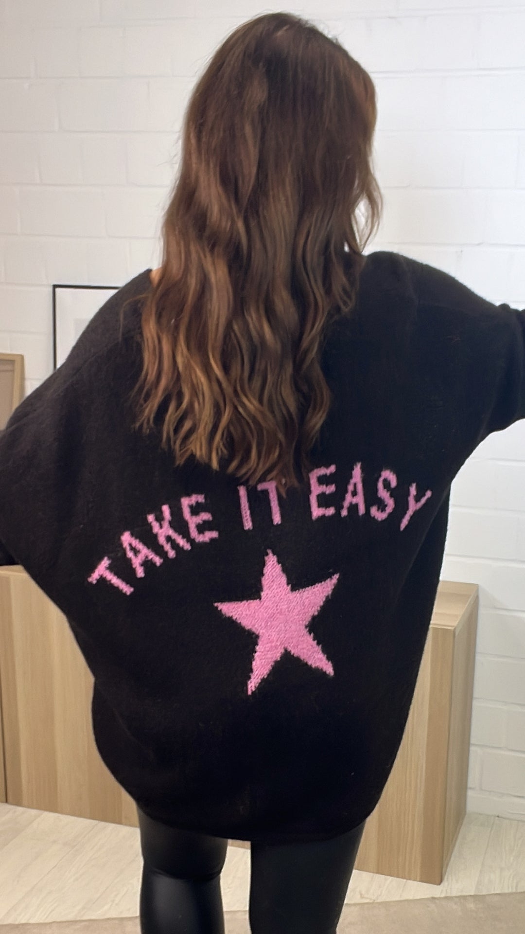 ultra oversize Strick Pullover " Take It Easy " / dunkel braun - pink Art. 12332