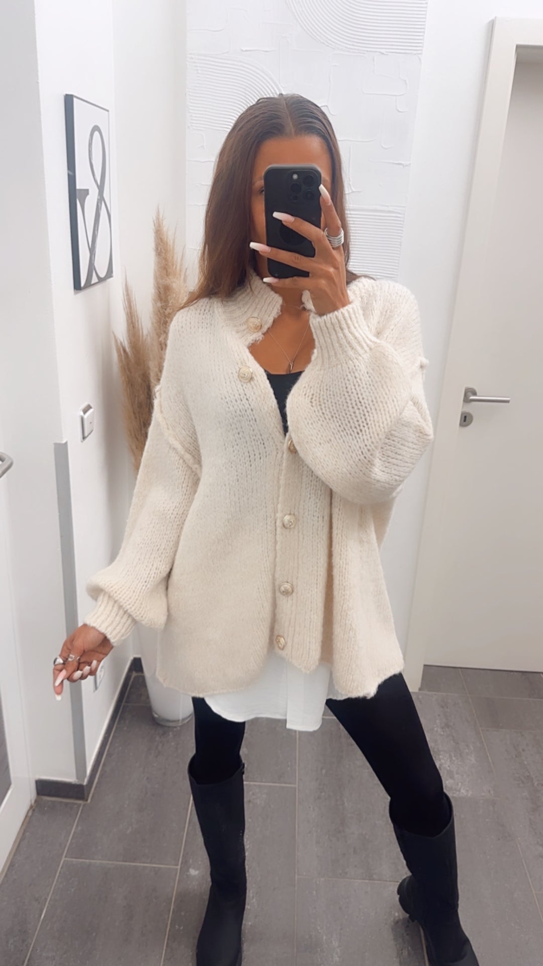 Kuschel Cardigan mit goldenen Knöpfen / wollweiss Art. 6929