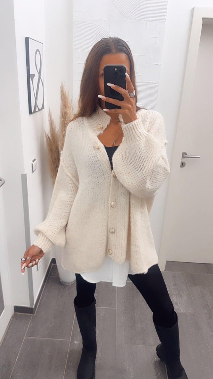 Kuschel Cardigan mit goldenen Knöpfen / wollweiss Art. 6929