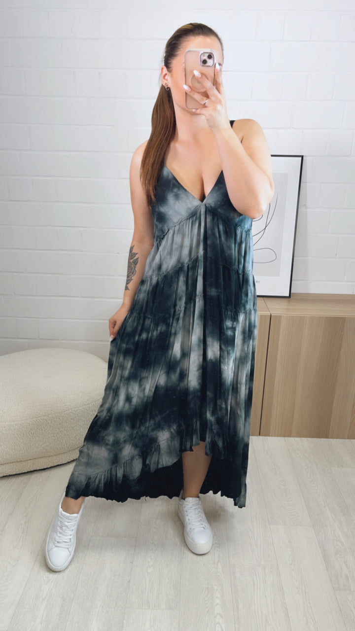 BATIK Vokuhila Kleid / schwarz Art. 9903