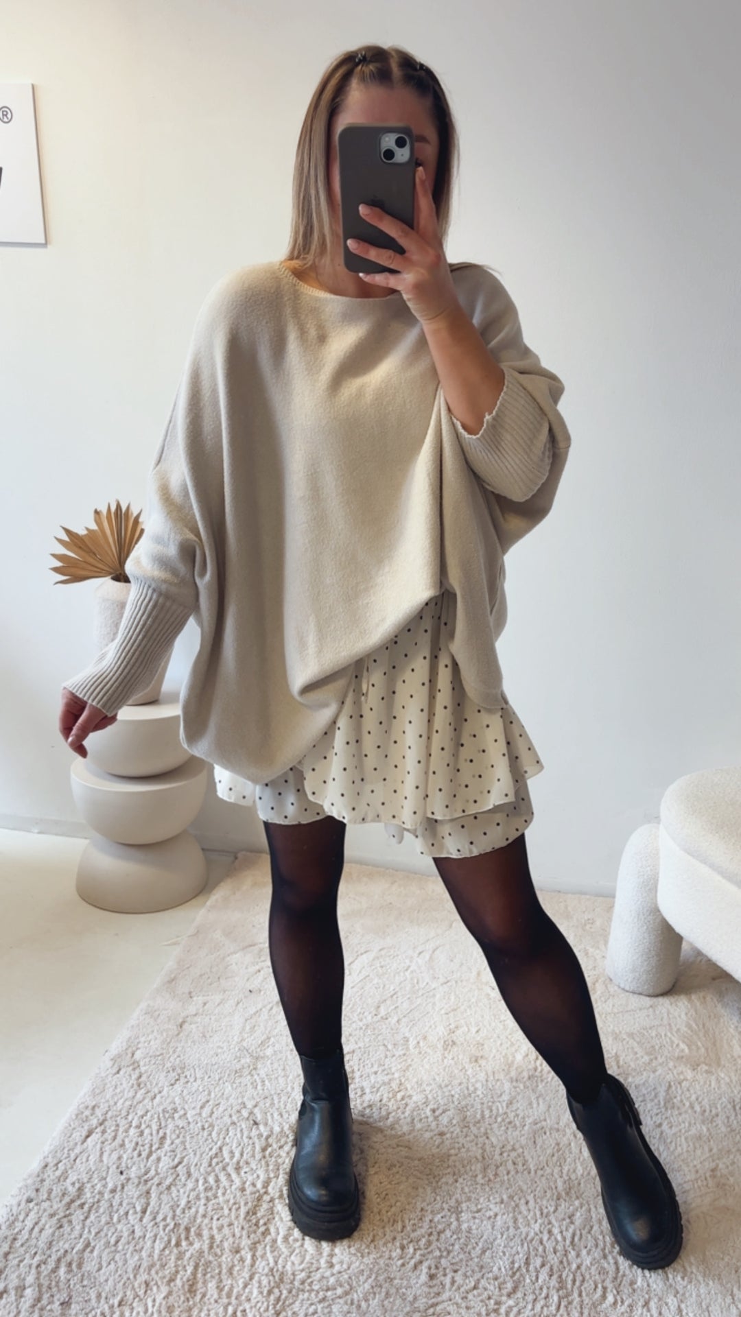 PUNKTE leichter Rock / weiss - schwarz Art. 13209