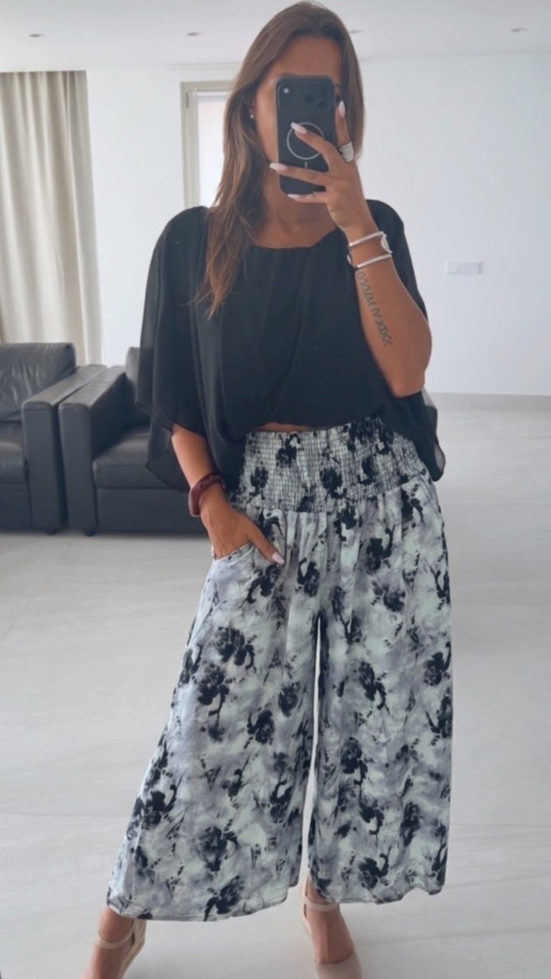 SMOK BUND Midi Palazzo Hose mit abstrakten Print / blau grau - schwarz Art. 15902