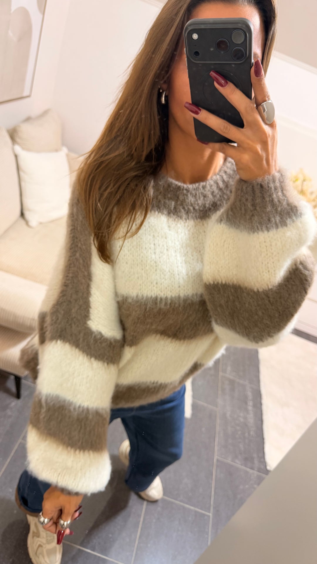 Flauschiger Strick Pullover mit abgesetztem Ausschnitt / creme - braun meliert Art. 16558