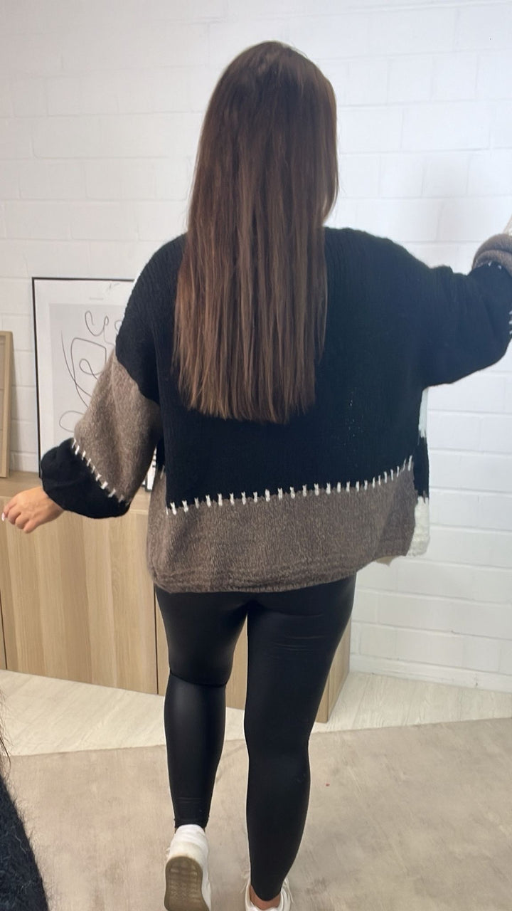 kurzer, mehrfarbiger Strick Cardigan / taupe - woll weiß- schwarz Art.122356