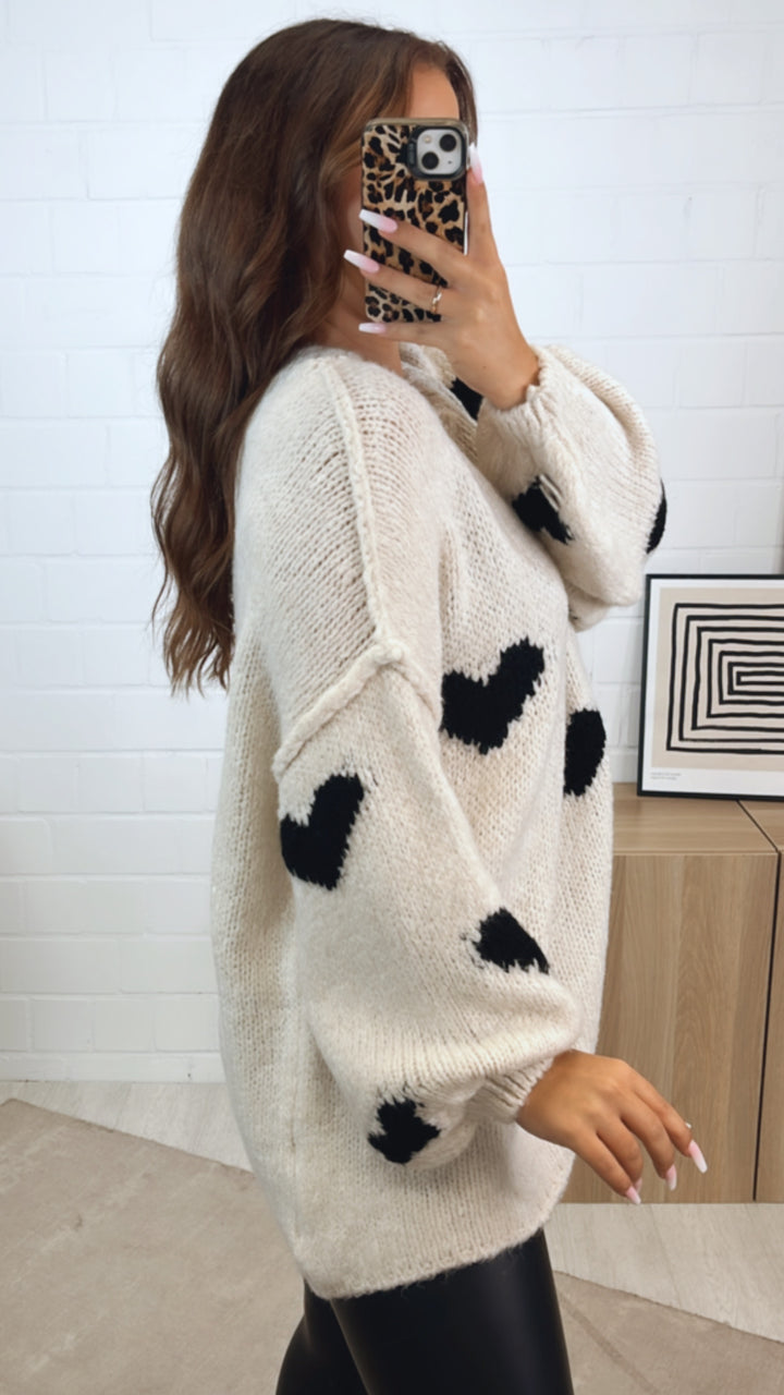 HERZEN Oversize Kuschel - Pullover / creme - schwarz Art. 12313