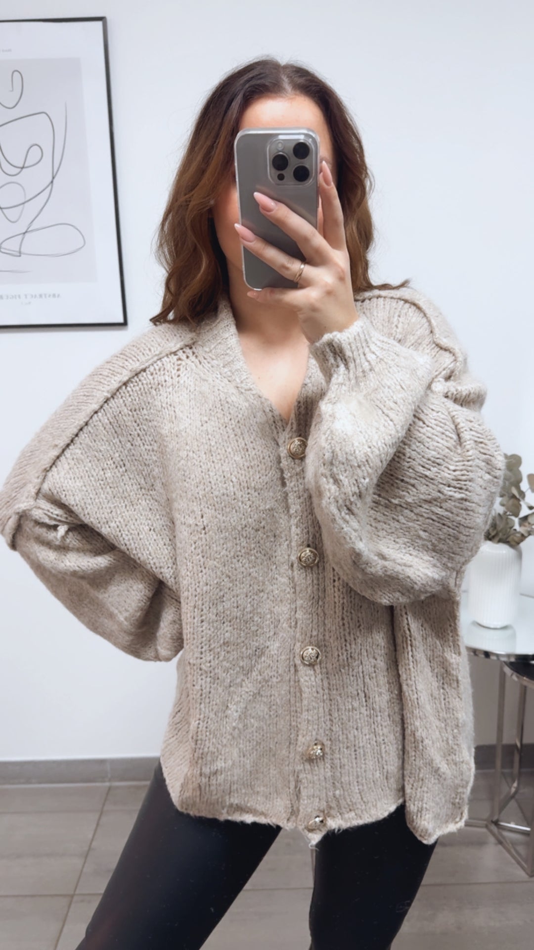 Kuschel Cardigan mit goldenen Knöpfen / beige Art. 5445