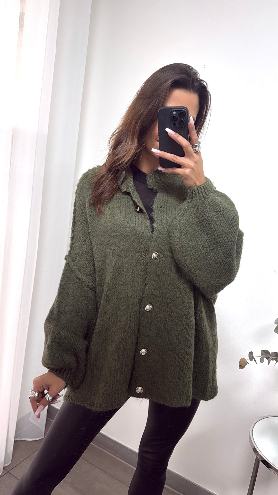 Kuschel Cardigan mit goldenen Knöpfen / dunkel grün Art. 13922