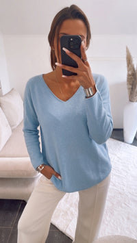 Leichter, super weicher Pullover, V-Ausschnitt / hell blau Art. 16104