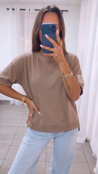 Oversize Vokuhila Shirt mit Patch / taupe Art. 15936