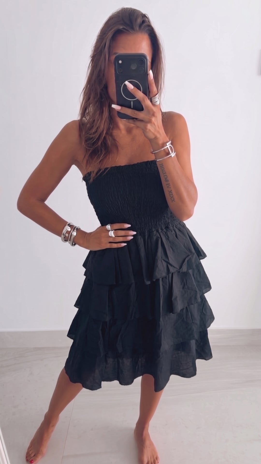 Kurzes Volant Kleid, Smok Bandeau Oberteil / schwarz Art. 16065