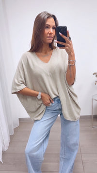 leichter Pullover mit kurzen Fledermausärmeln / beige Art. 16004