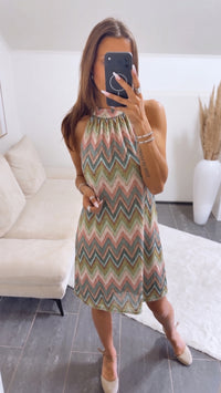 Kurzes, fließendes Kleid ZICKZACK Muster / Salbei - Khaki - rosa - aqua Art. 16027