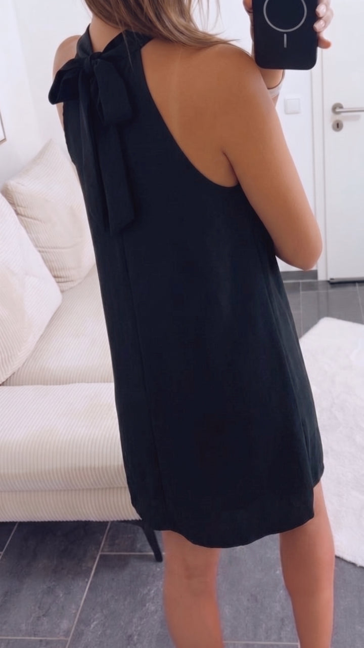 Kurzes, fließendes Kleid / schwarz Art. 16012