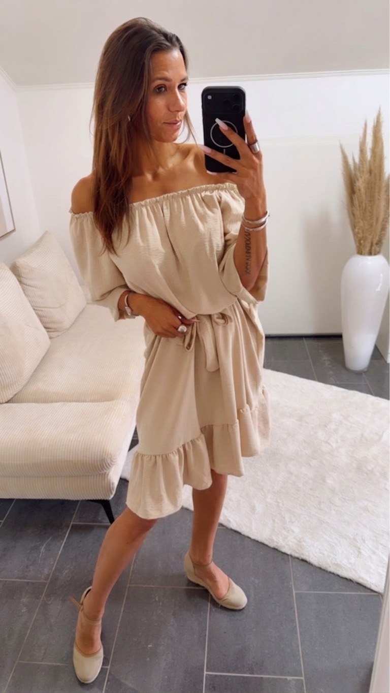 MIDI Off Shoulder Kleid mit Bindegürtel / beige Art. 15350