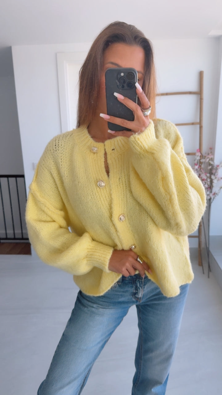 CHERRY Kuschel Cardigan mit goldenen Knöpfen / soft gelb Art. 14056