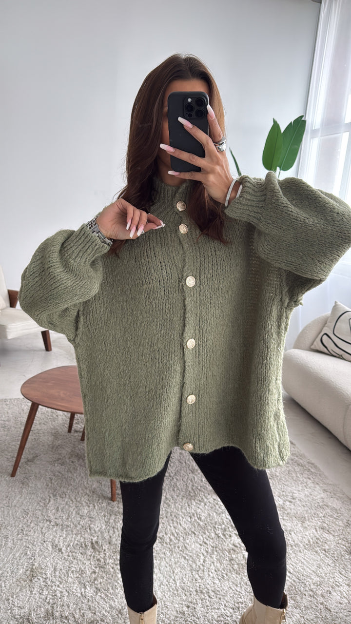 Kuschel Cardigan mit goldenen Knöpfen / khaki Art. 7377