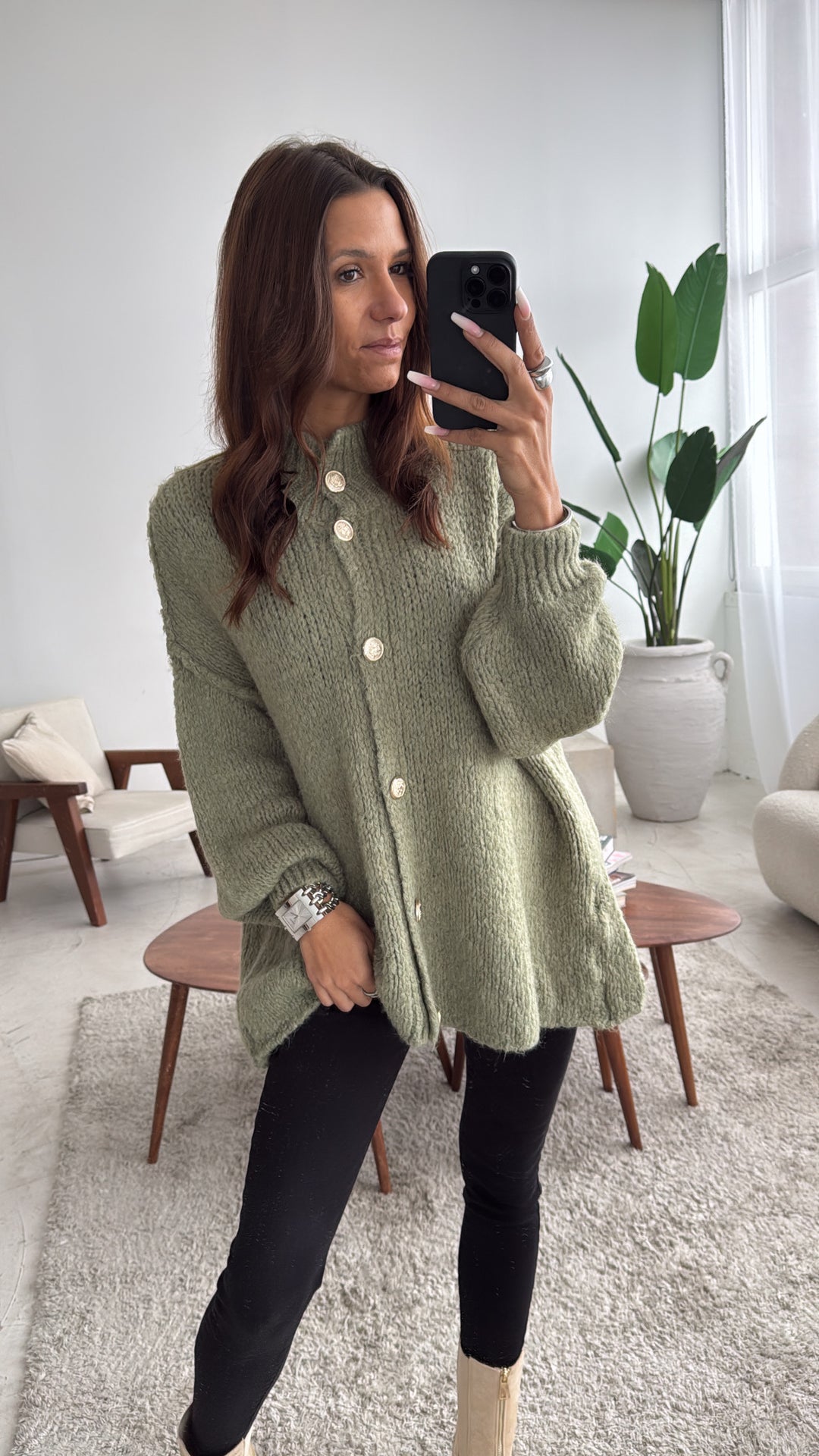 Kuschel Cardigan mit goldenen Knöpfen / khaki Art. 7377