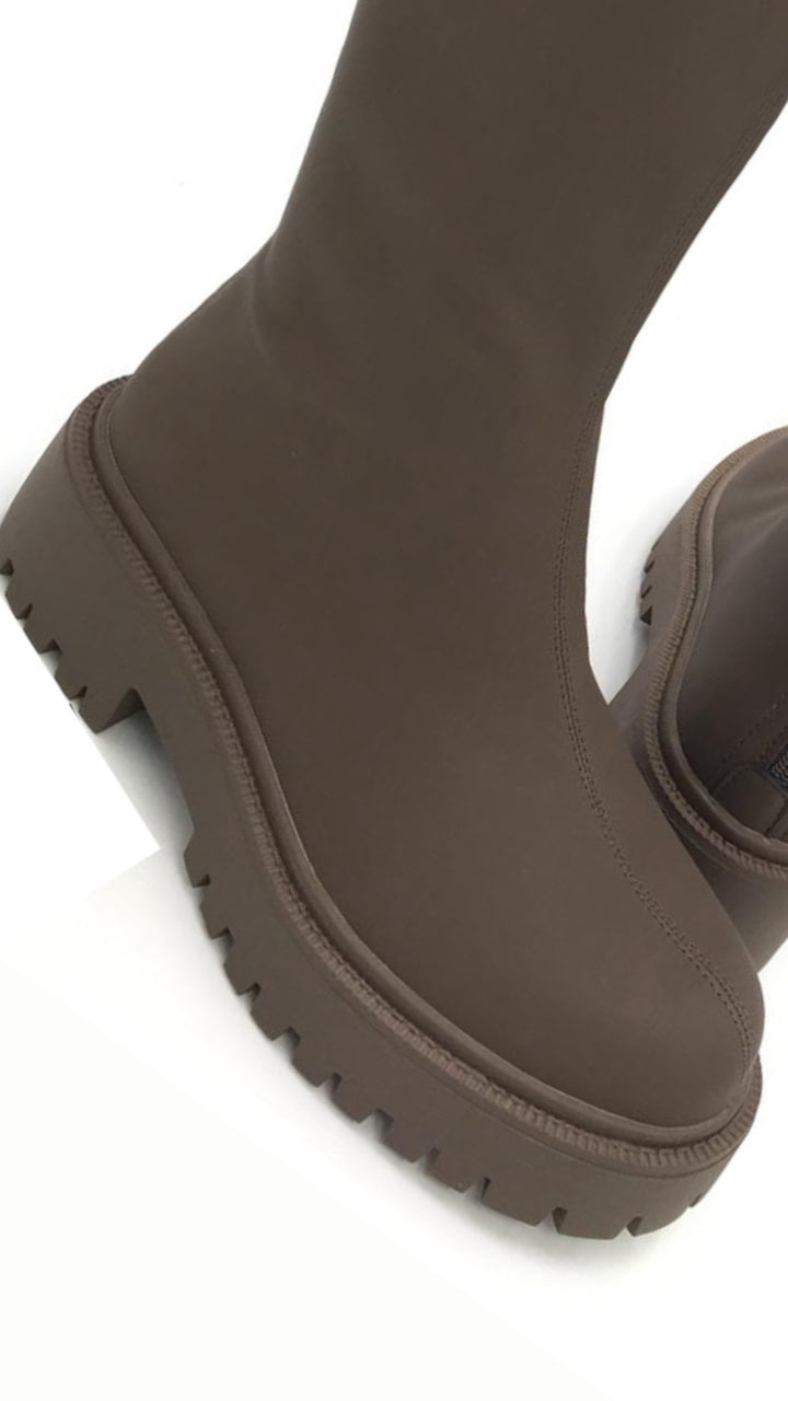elastischer Stiefel " F-55 " / mokka braun matt Art. 12354