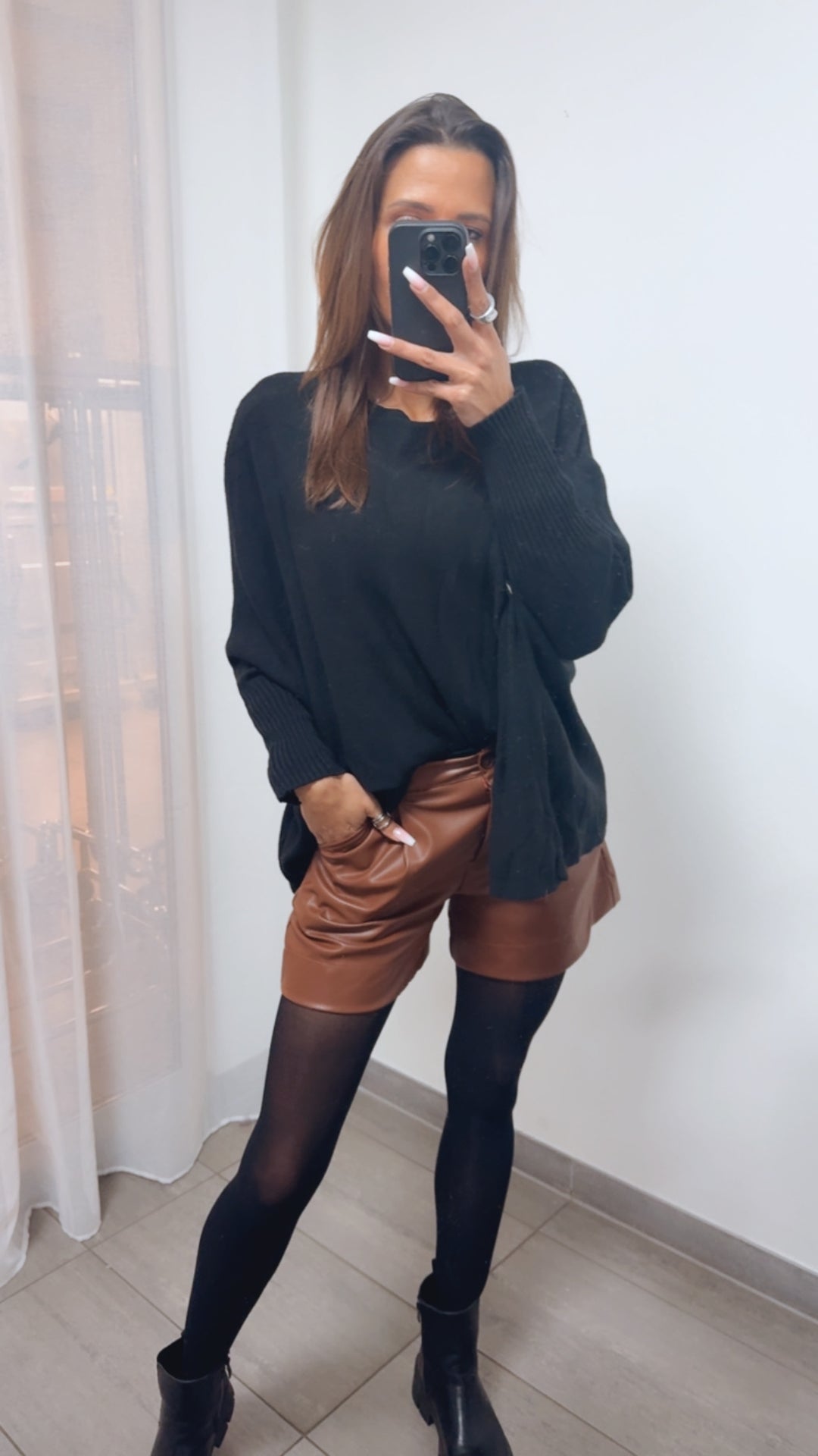 Shorts im Leder Look mit Reißverschluss / braun Art. 14093