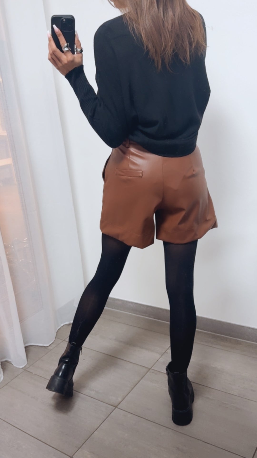 Shorts im Leder Look mit Reißverschluss / braun Art. 14093