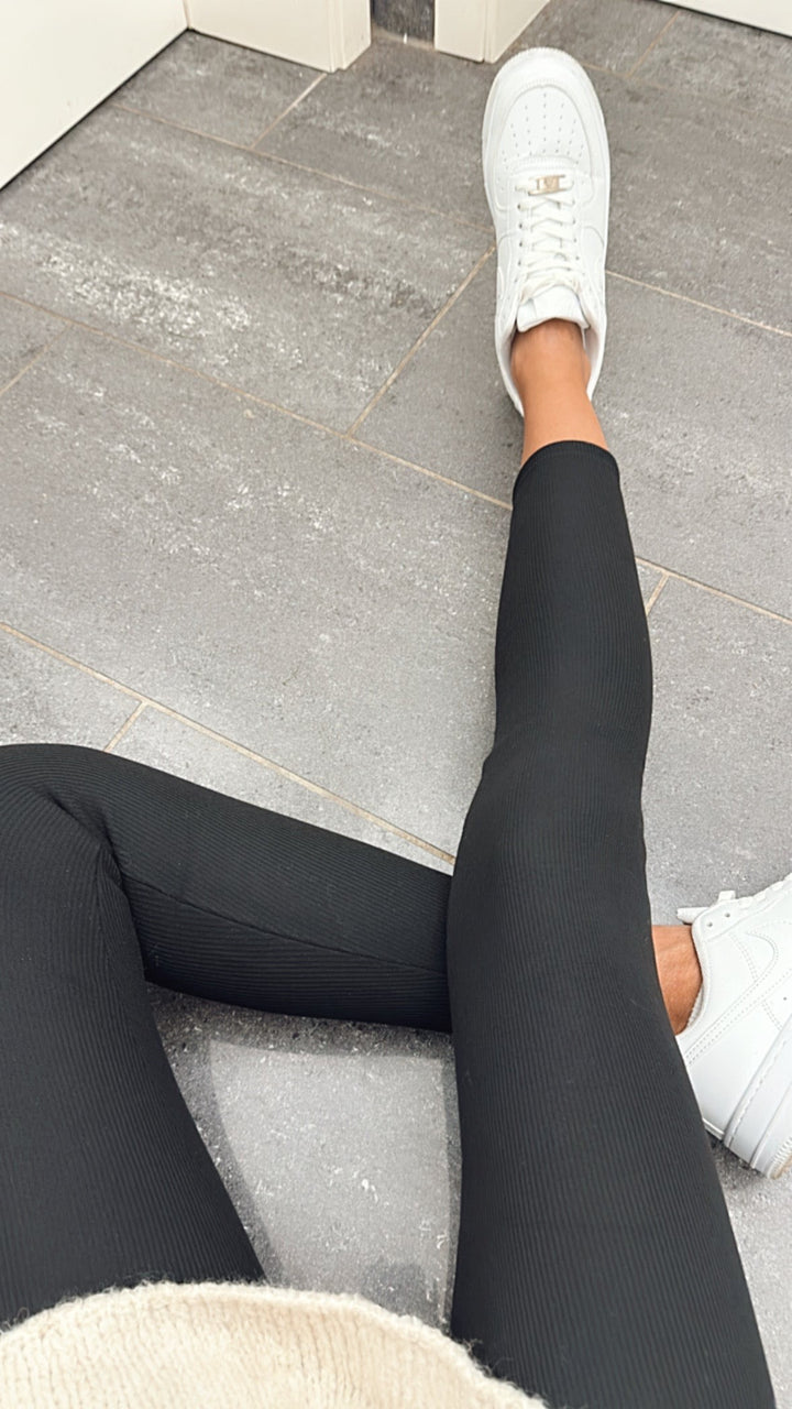 Super softe Thermo Leggings in Ripp - Optik / schwarz Art. 5174