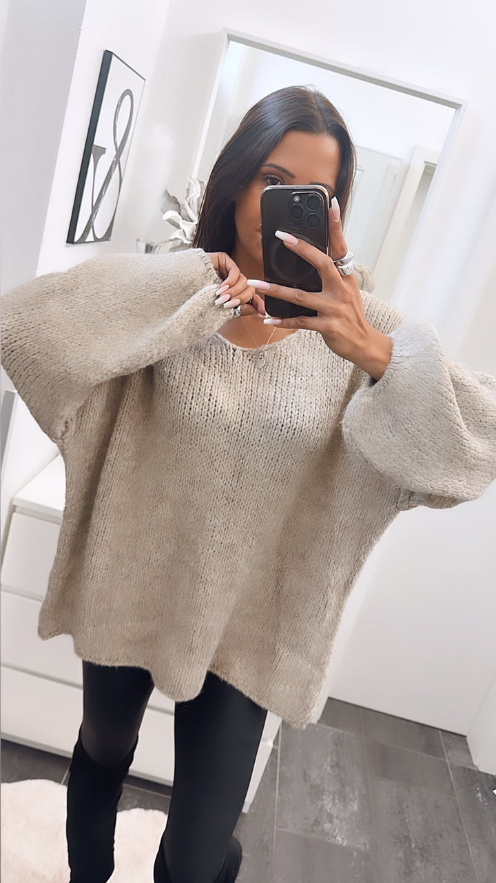 Kuscheliger Oversize - Pullover V-Ausschnitt / beige Art. 8188
