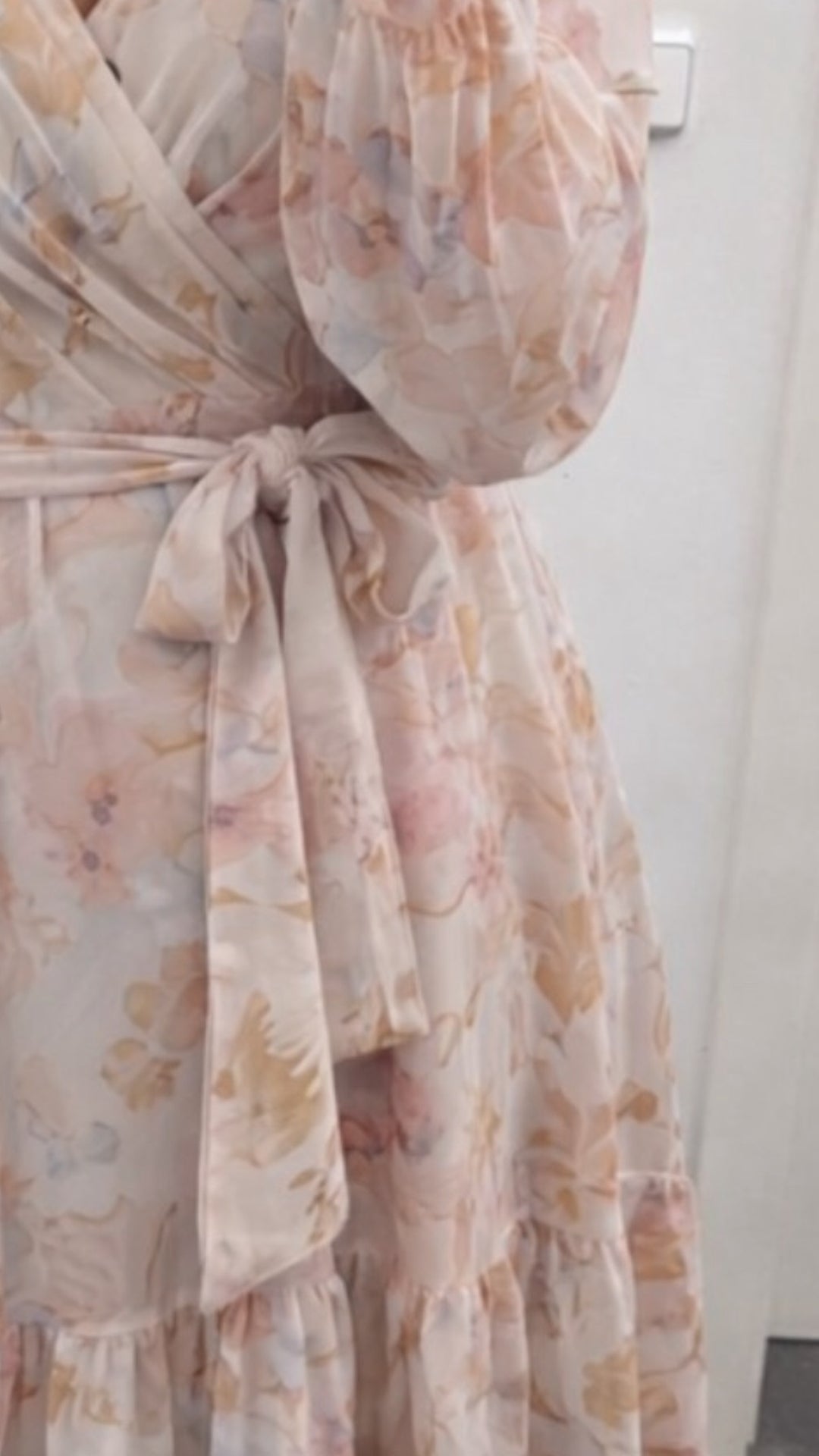 BLUMEN Chiffon Kleid zum binden / creme - gelb - rosa - hell blau Art. 14137