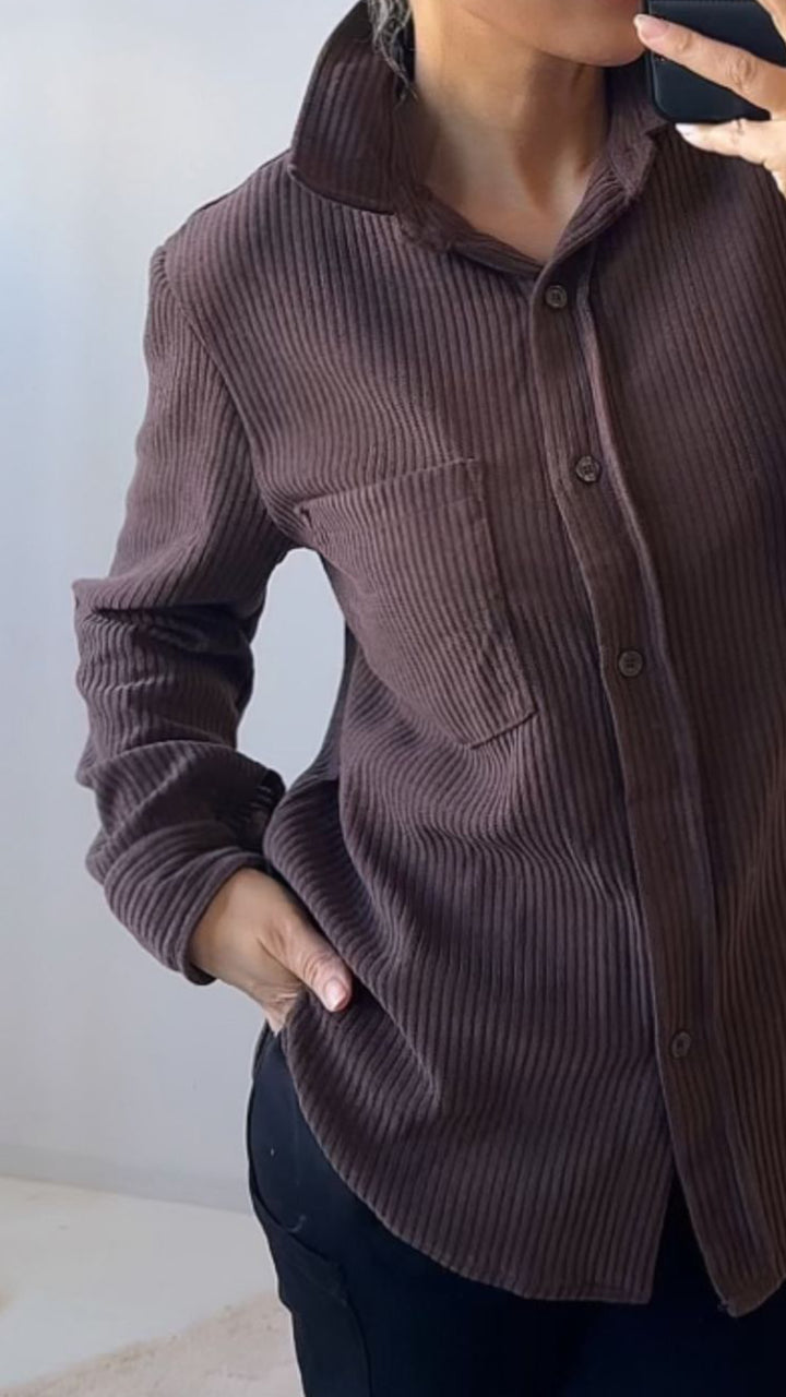Bluse im Cord Look mit Brusttasche / braun Art. 12483