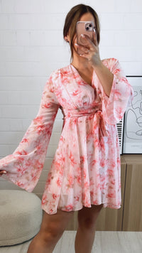 florales Kleid mit abgesetzter Taille / rosa - soft pink- beige Art. 9658