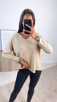 Leichter, super weicher Pullover, V-Ausschnitt / beige  Art. 7160